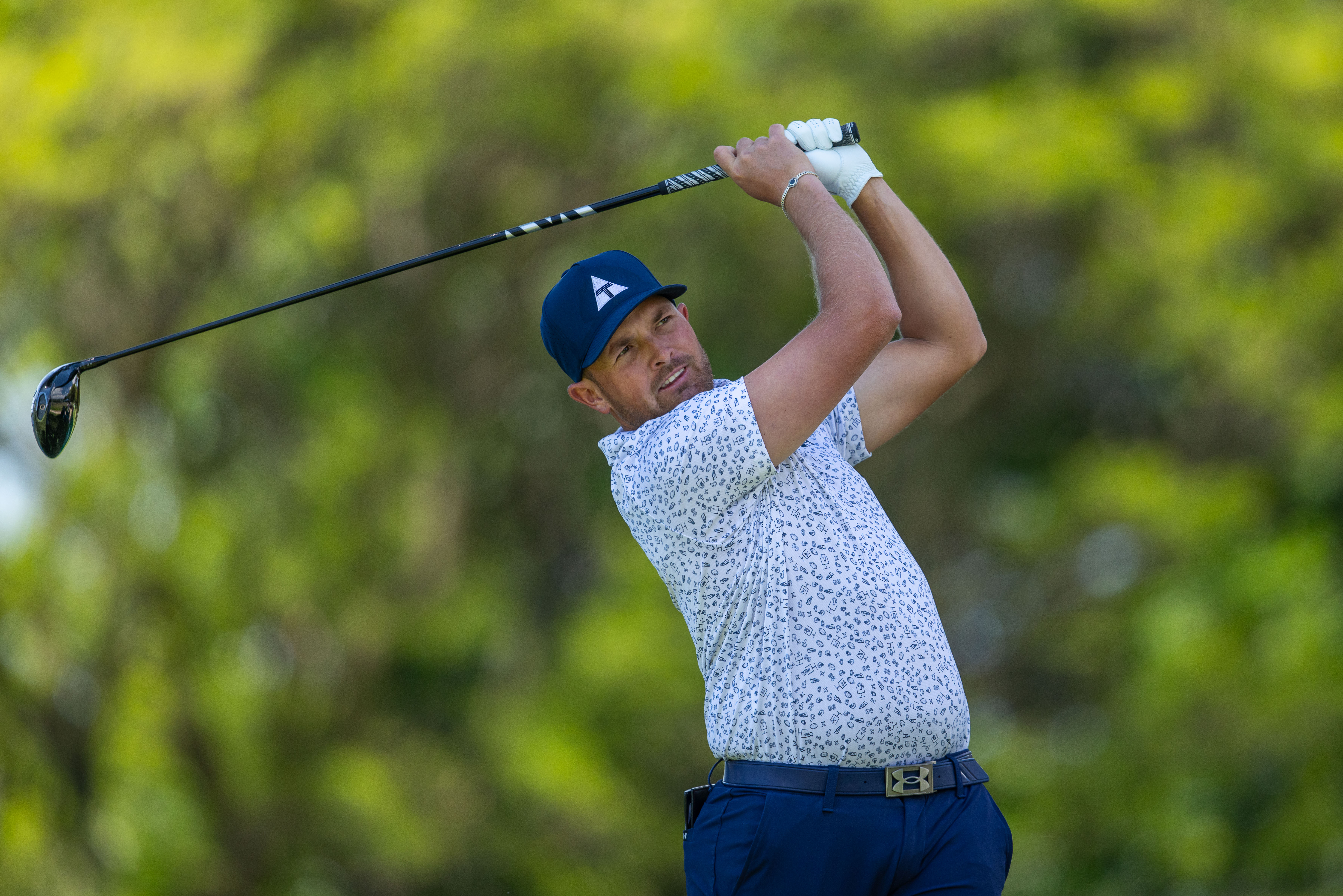 Follett-Smith takes one-shot lead into weekend at The Fortress Invitational